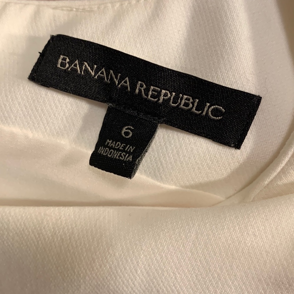 Banana Republic Midi Dress with Gold Buttons - Cream, size 6 - Picture 8 of 9